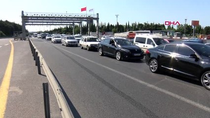 İSTANBUL TRAFİĞİNDE TATİL YOĞUNLUĞU BAŞLADI