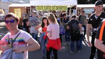 La foule vient voir Trois cafés gourmands