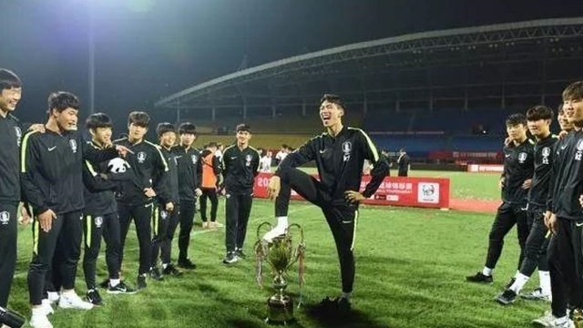 中 환구시보 韓 대표팀 '판다컵 모독' 확대 말자 / YTN