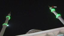 Van'da Kadir Gecesi'nde camiler doldu taştı