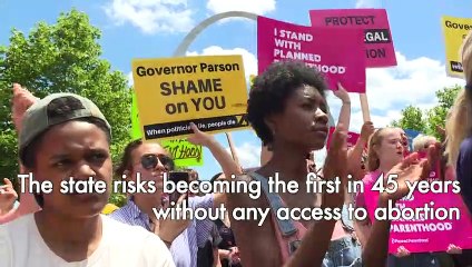 Protests as court weighs fate of Missouri's sole abortion clinic