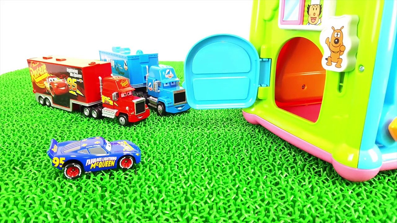 Disney Cars3 Pixar Lightning McQueen & Friends into the Toy Box Mack Truck Spo Spo Movie for Kids