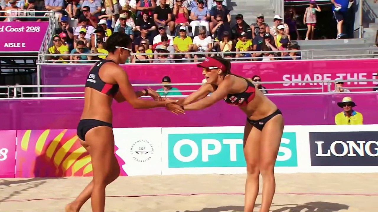 Blue_Peter_Bite-s04e16-Beach_Volleyball