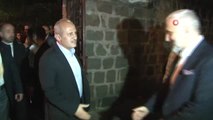 Ulaştırma ve Alt Yapı Bakanı Turhan Rizeli gençleri telefonla Binali Yıldırım ile buluşturdu