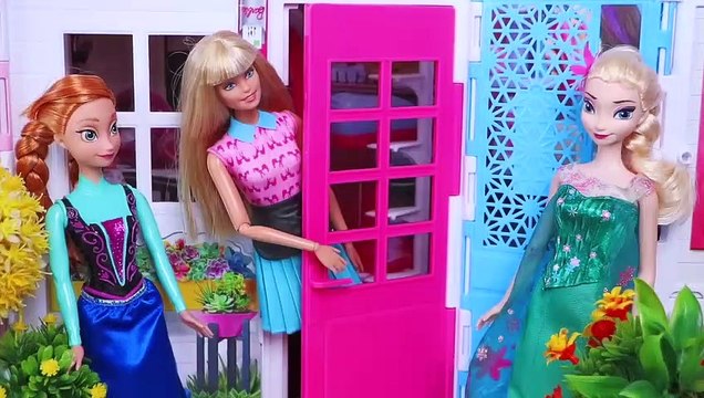 Barbie Girl Puppy Visit to Barbie Doll Pet Vet Doctor!