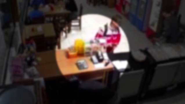 Homem é flagrado furtando celular no Bairro Neva