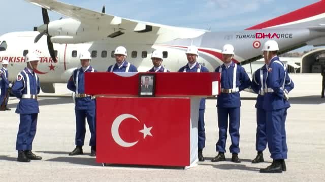 VAN ŞEHİT JANDARMA UZMAN ÇAVUŞ KENAN KARAKUZU İÇİN JANDARMA FİLO KOMUTANLIĞINDA TÖREN DÜZENLENDİ-1