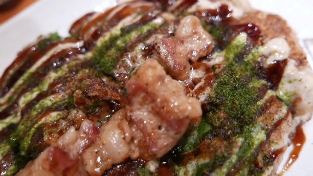 Street Food Market Discovery | Japanese Food - ROLLED EGGS, WAGYU BEEF FRIED RICE, SEAFOOD PANCAKE Kyoto Japan