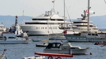 Arap şeyhinin 118 milyon dolarlık yüzen sarayı Bodrum limanına demirledi