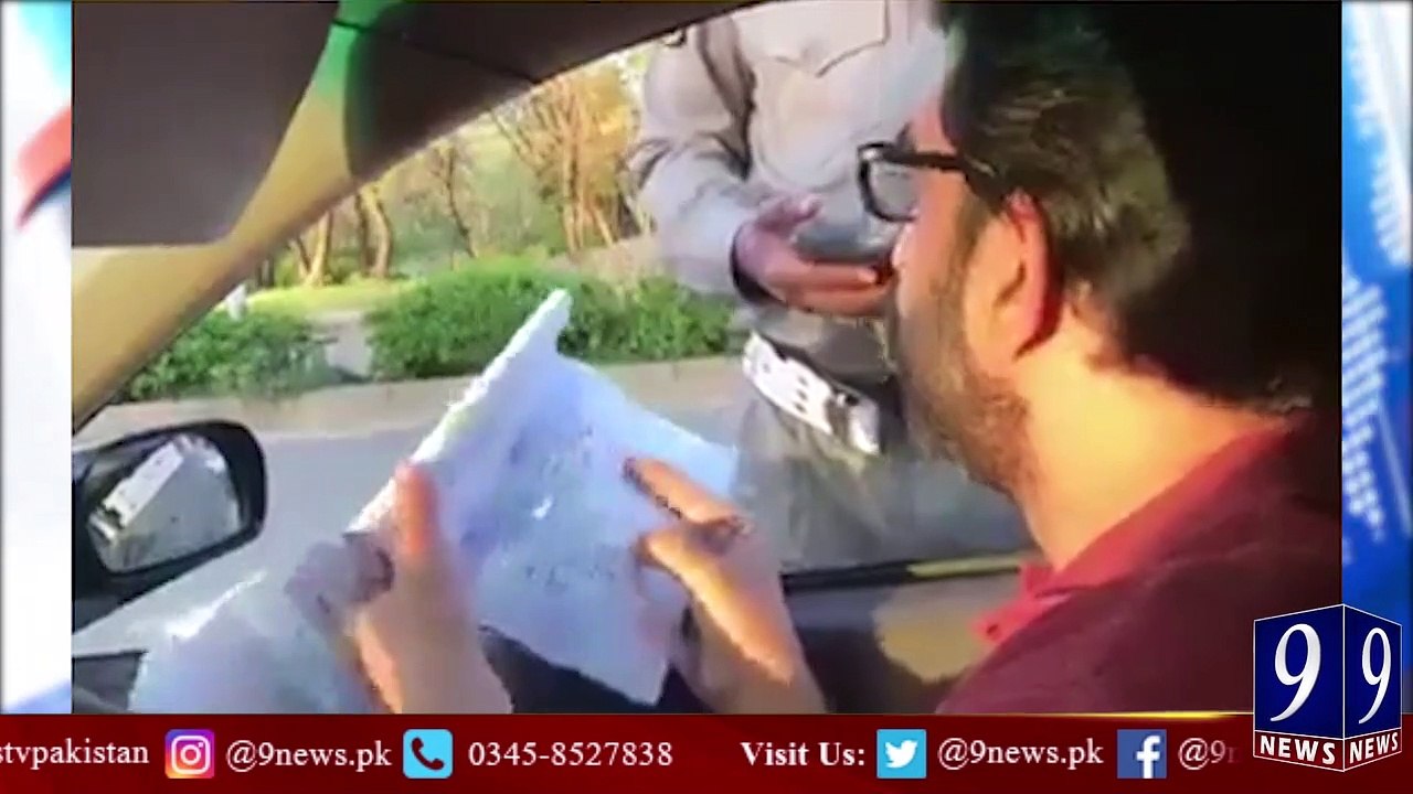اس پاکستانی شہری نے ٹریفک وارڈن کو ایسا قانون بتایا جو ڈیوٹی پر مامور اہلکار ...