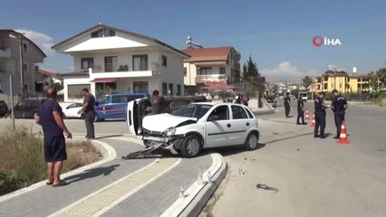 Side'de iki otomobil birbirine girdi: 2 yaralı