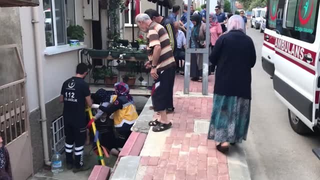 Bilecik'te kaldırımdan düşen kadın yaralandı - BİLECİK