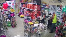 Bandidos armados assaltam pet shop na Serra
