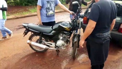 Carro e moto batem no Bairro Morumbi