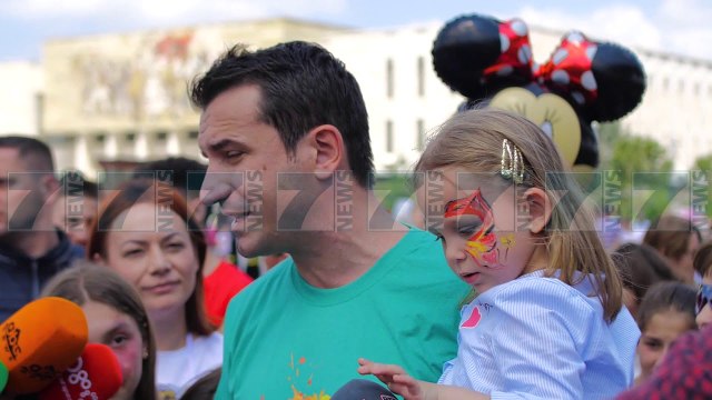 FEMIJET «PUSHTOJNE» TIRANEN, AKTIVITETE TE NDRYSHME NE QENDER - News, Lajme - Kanali 7