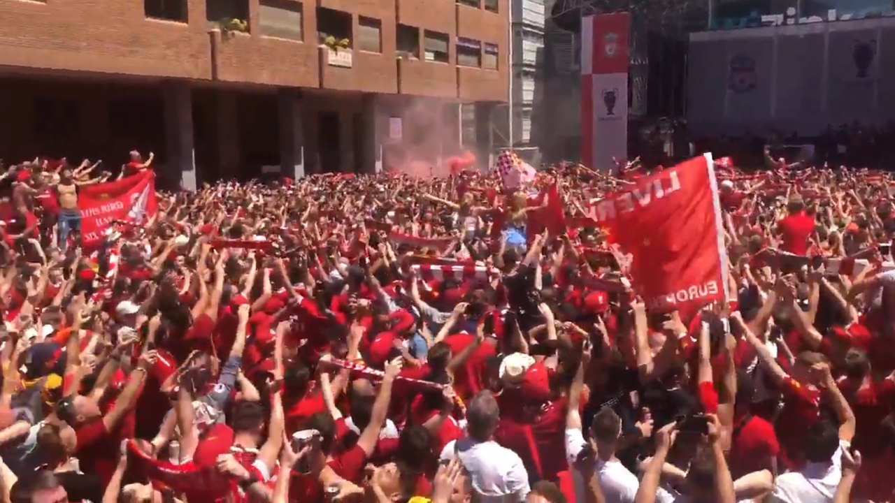 Le sublime « You’ll never walk alone » des supporters de Liverpool à Madrid
