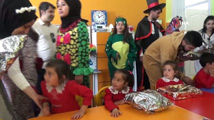 Üniversite öğrencileri, köy köy gezip 'iyilik dağıttılar'