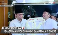 Tangis AHY dan Ibas Pecah Saat Angkat Peti Jenazah Ani Yudhoyono