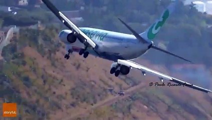 Скачать видео: Ce pilote d'avion va avoir beaucoup de mal pour poser son boeing... Impressionnant