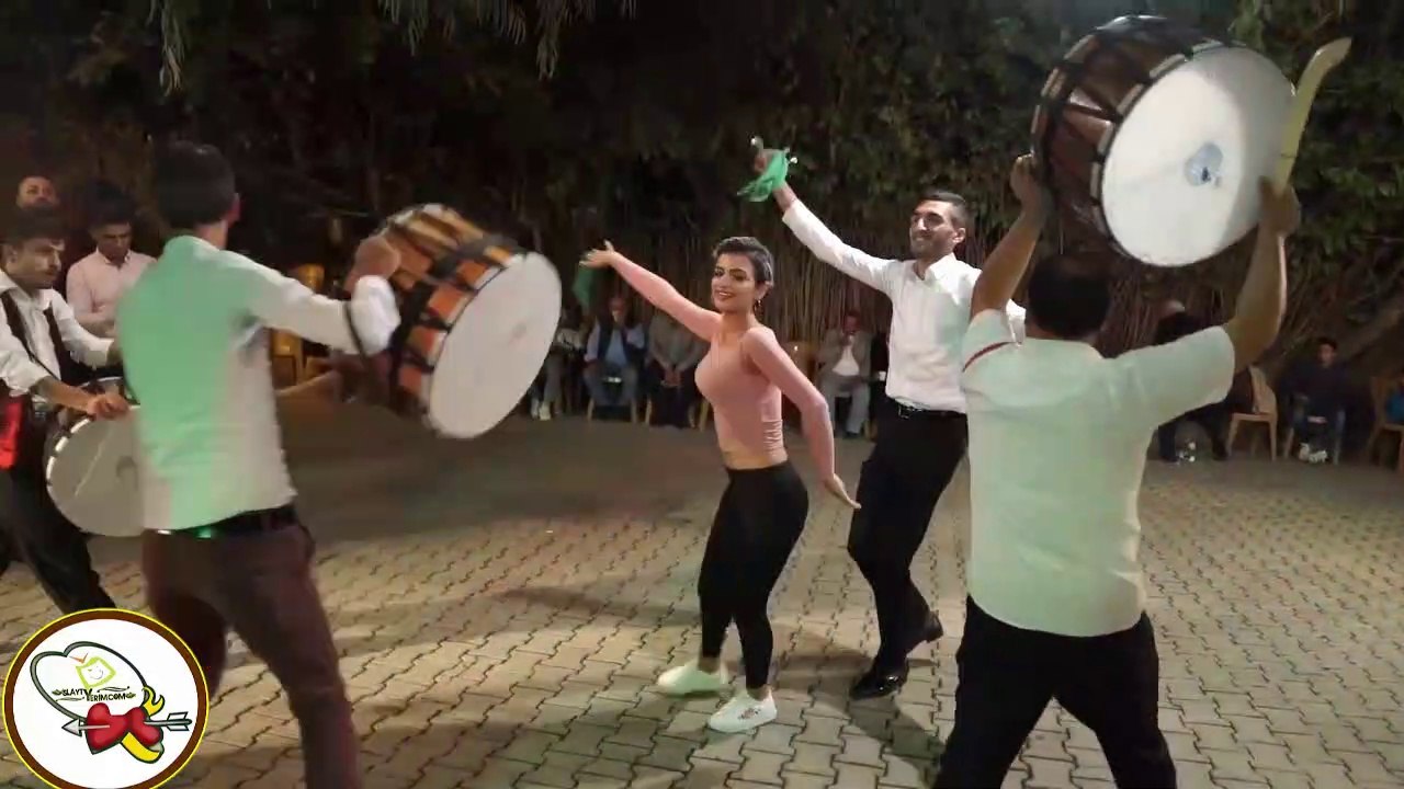 Yok böyle davul patlatan başka kız