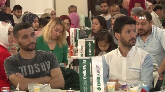 Eminevim ailesi Kadir Gecesi'nde aynı sofrada buluştu