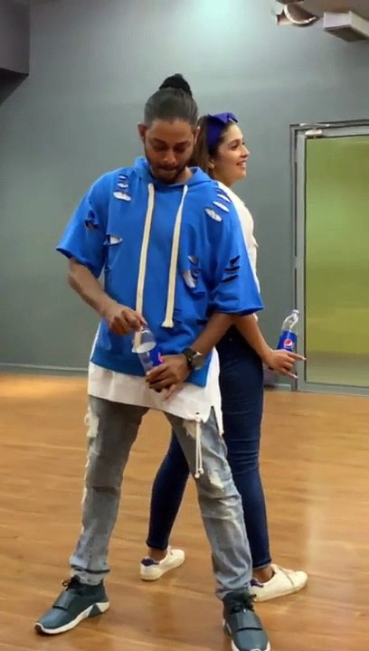 bollywood star dance