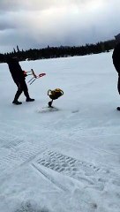 Cette foreuse s'emballe et rien ne peut l'arrêter