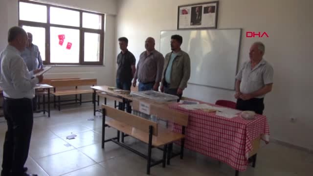 ADIYAMAN Kesmetepe beldesinde oy verme işlemi başladı