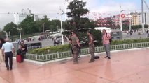Taksim Meydanı'nda drone kaldıran Çinli turist polis ekiplerini alarma geçirdi