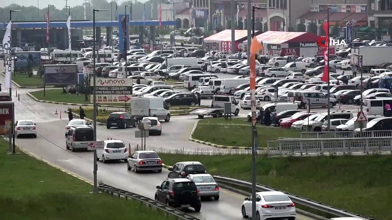 TEM Otoyolunda bayram trafiği devam ediyor