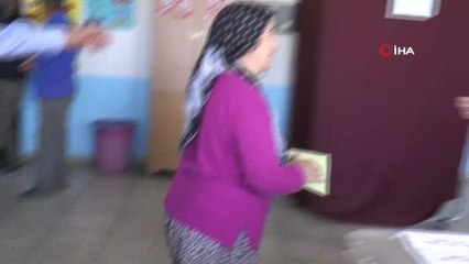 Mazbatası iptal edilen aday seçime tek aday olarak girdi