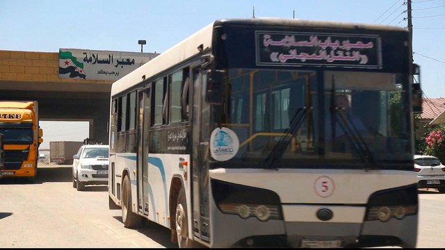 Syrian refugees head to Aleppo from Turkey for Eid holiday