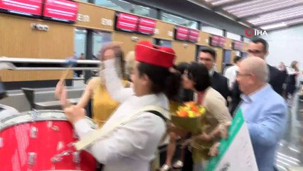 İstanbul Havalimanı’nda 10 milyonuncu yolcuya sürpriz karşılama