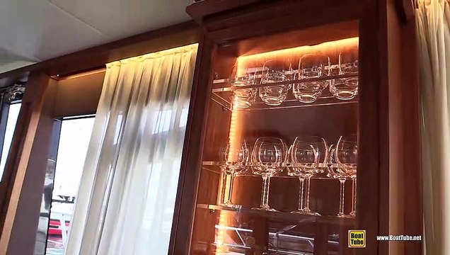 2019 Cranchi 72 Fly Yacht - Deck and Interior Walkaround - 2018 Cannes Yachting Festival