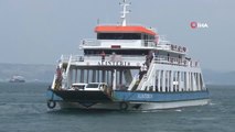 Bayram tatiline gidecek vatandaşlar feribot iskelelerinde uzun kuyruklar oluşturdu