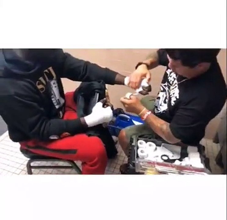 Le lutteur siteu se lance  mixed martial arts (MMA)