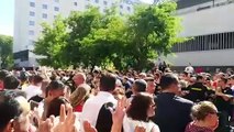 Llegada del féretro de Reyes a su capilla ardiente en el Sánchez Pizjuán