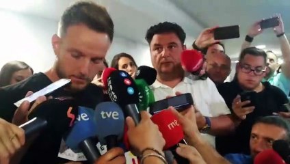Iván Rakitic, muy emocionado en la capilla ardiente de Reyes