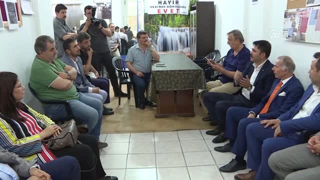 Bakan Kurum, Bayrampaşa'da esnaf ziyaretinde bulundu (1)