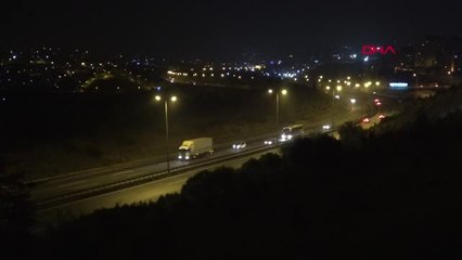 KOCAELİ TEM'in Kocaeli kesiminde tatilci yoğunluğu devam ediyor