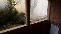 Un incendio afecta a zonas próximas a viviendas en Cabezón