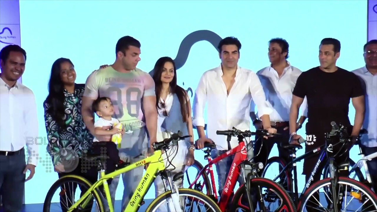 Priyanka Nick, Salman, Malaika, Hrithik Take Cycle Ride | World Bicycle Day 2019