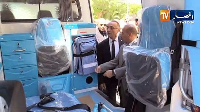باتنة: توزيع 12 سيارة إسعاف مجهزة طبية على البلديات النائية
