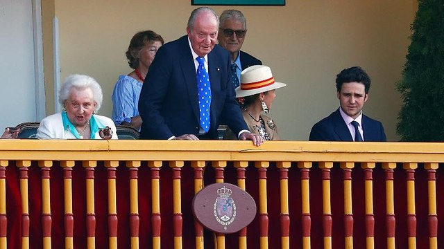 Tarde triunfal para el rey Juan Carlos en la plaza de toros de Aranjuez