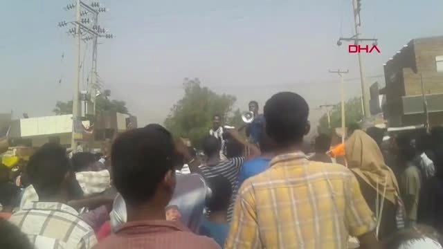 DHA DIŞ - Sudan ordusu, göstericilere müdahale etti: 5 ölü