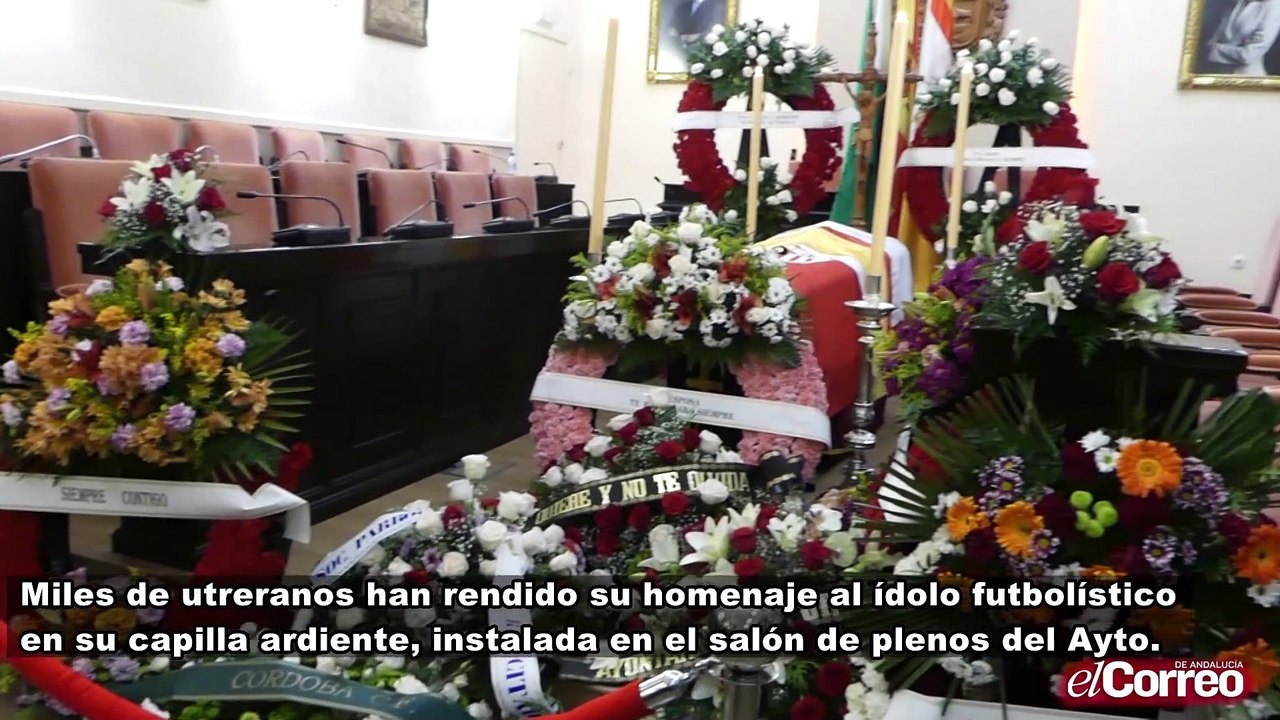 Varios miles de utreranos han rendido su homenaje al ídolo futbolístico en su capilla ardiente