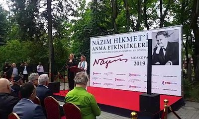 Zeynep Oral: İyi ki Nazım var