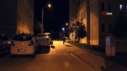 Lise öğrencisi Ramazan davulcusundan türkülü sahur performansı