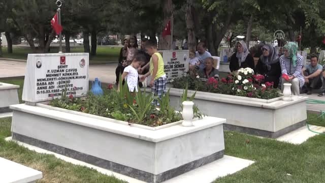 Kayseri'de bayram öncesi şehitlik ziyareti