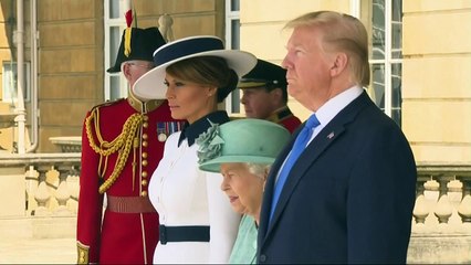 Trump visita família real